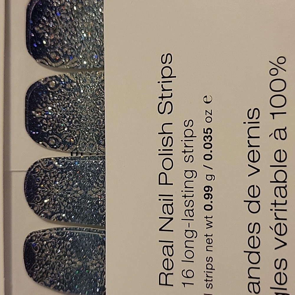Color street nail strip